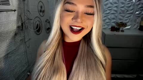 Snapshot of gorgeousamandarose chatting on November 22, 2:10 am Amanda rose online show from November 22, 2:10 am