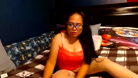 gorgeouslyn09 online show from September 21, 9:49 pm