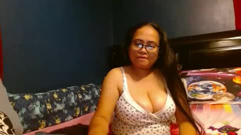 gorgeouslyn09 online show from October 15, 9:59 pm