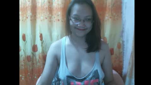 Snapshot of gorgeousmama chatting on September 12, 1:33 pm gorgeousmama online show from September 12, 1:33 pm