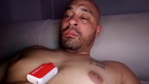 Snapshot of gorgeousrob1904 chatting on January 9, 11:14 am Gorgeous Rob online show from January 9, 11:14 am