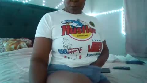 Snapshot of gotcake713 chatting on September 28, 2:22 pm Sue Goddess online show from September 28, 2:22 pm