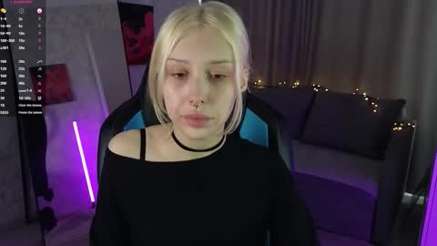 Snapshot of goth__tv chatting on October 30, 8:49 am Violeta online show from October 30, 8:49 am