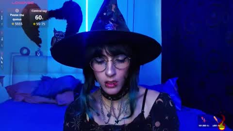 goth_minerva online show from September 10, 1:55 pm
