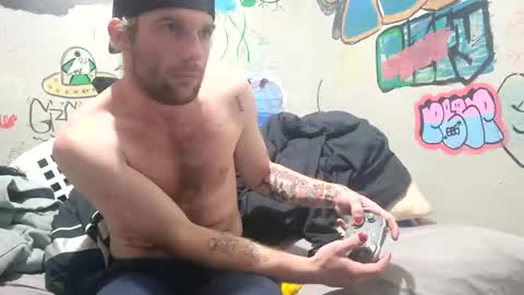 gothboityplz online show from November 10, 9:19 am