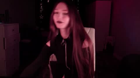 Snapshot of grace_crystal chatting on October 25, 12:51 am Grace online show from October 25, 12:51 am