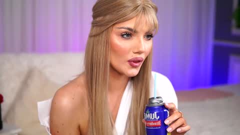 Grace online show from January 3, 8:11 pm