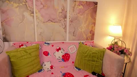 Snapshot of gracieave chatting on November 18, 1:22 am gracieave online show from November 18, 1:22 am