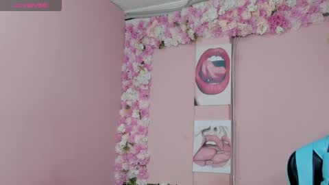 Mi Name is violeta  online show from September 28, 7:19 pm