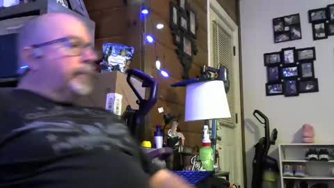 Snapshot of granitebuckeye1969 chatting on December 17, 1:39 am granitebuckeye1969 online show from December 17, 1:39 am