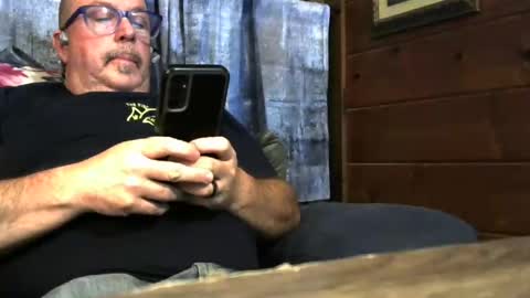 Snapshot of granitebuckeye1969 chatting on October 18, 12:02 am granitebuckeye1969 online show from October 18, 12:02 am