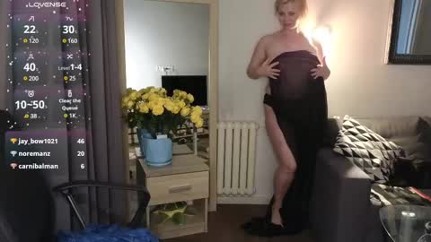 Snapshot of gray_swann chatting on February 18, 1:44 pm Ray online show from February 18, 1:44 pm