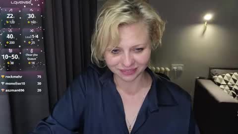 Snapshot of gray_swann chatting on February 19, 11:46 pm Ray online show from February 19, 11:46 pm