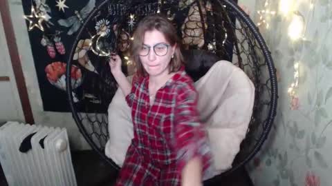 Lina online show from October 19, 6:30 pm