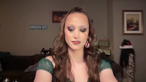 SexQueen Nikki online show from December 8, 9:02 am