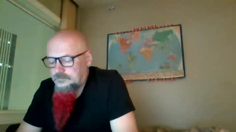 Snapshot of gregrev chatting on December 11, 2:09 am gregrev online show from December 11, 2:09 am