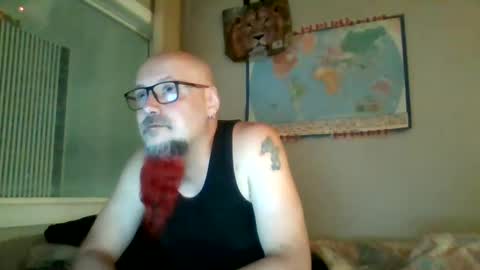 Snapshot of gregrev chatting on December 17, 5:40 am gregrev online show from December 17, 5:40 am