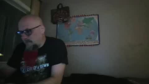 Snapshot of gregrev chatting on January 2, 4:20 am gregrev online show from January 2, 4:20 am