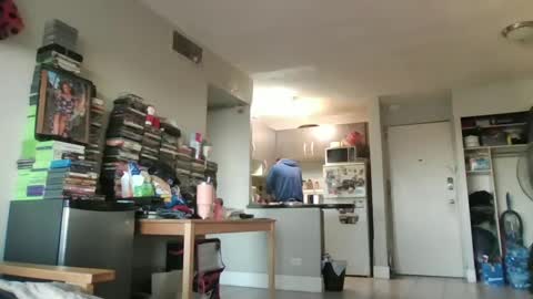 Snapshot of gregrev chatting on September 25, 12:47 am gregrev online show from September 25, 12:47 am