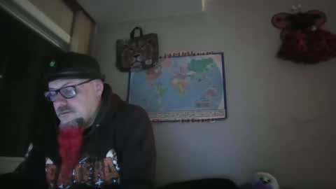 Snapshot of gregrev chatting on October 9, 2:31 am gregrev online show from October 9, 2:31 am