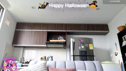 Snapshot of greta_miss chatting on October 28, 3:14 pm Emmy online show from October 28, 3:14 pm