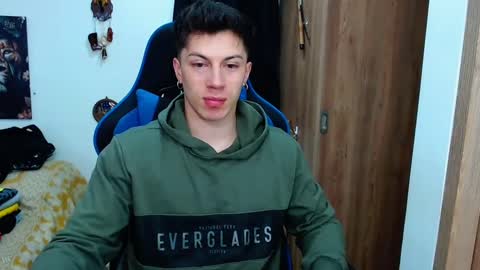 Snapshot of griego01 chatting on December 28, 1:50 am griego01 online show from December 28, 1:50 am