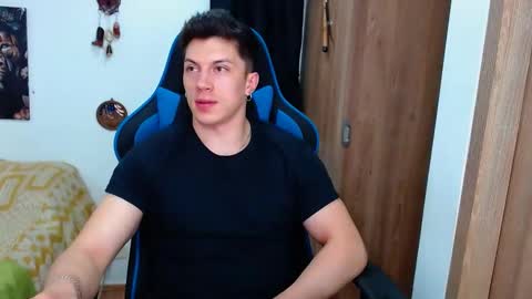 Snapshot of griego01 chatting on January 5, 12:31 am griego01 online show from January 5, 12:31 am