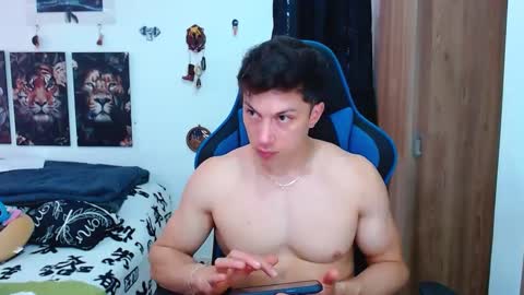 Snapshot of griego01 chatting on February 17, 7:10 pm griego01 online show from February 17, 7:10 pm