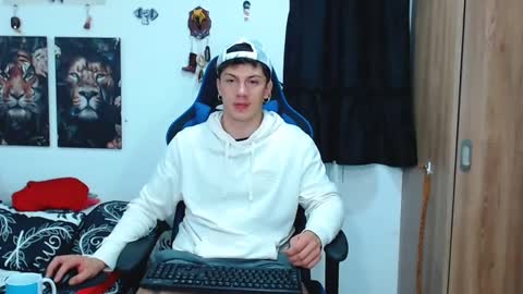 Snapshot of griego01 chatting on February 27, 5:34 am griego01 online show from February 27, 5:34 am