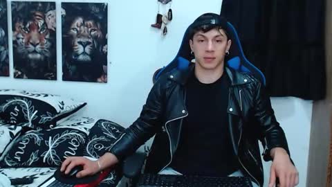 Snapshot of griego01 chatting on March 3, 2:36 am griego01 online show from March 3, 2:36 am