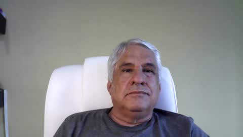 Snapshot of grisa01 chatting on February 1, 6:08 pm grisa01 online show from February 1, 6:08 pm