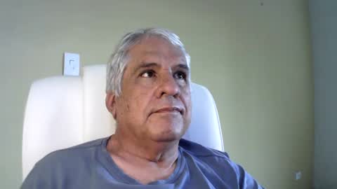 Snapshot of grisa01 chatting on February 4, 6:27 pm grisa01 online show from February 4, 6:27 pm