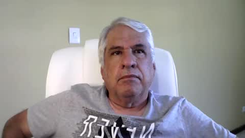 Snapshot of grisa01 chatting on February 8, 1:01 pm grisa01 online show from February 8, 1:01 pm