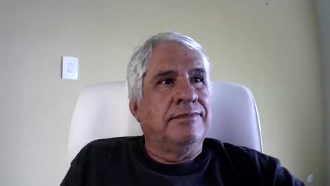 Snapshot of grisa01 chatting on February 11, 12:37 pm grisa01 online show from February 11, 12:37 pm