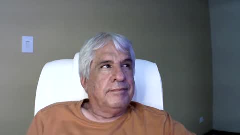 Snapshot of grisa01 chatting on March 2, 9:43 pm grisa01 online show from March 2, 9:43 pm