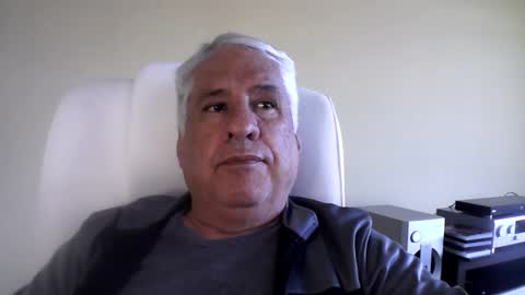 Snapshot of grisa01 chatting on October 23, 1:10 pm grisa01 online show from October 23, 1:10 pm