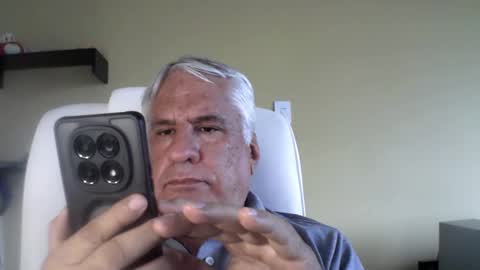 Snapshot of grisa01 chatting on October 27, 5:28 pm grisa01 online show from October 27, 5:28 pm