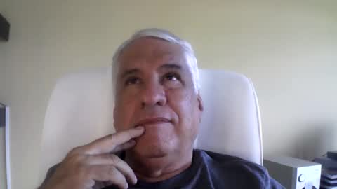 Snapshot of grisa01 chatting on November 27, 1:02 pm grisa01 online show from November 27, 1:02 pm