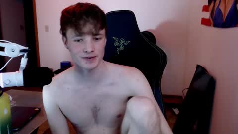 Snapshot of gucciboi4 chatting on February 8, 6:54 am gucciboi4 online show from February 8, 6:54 am