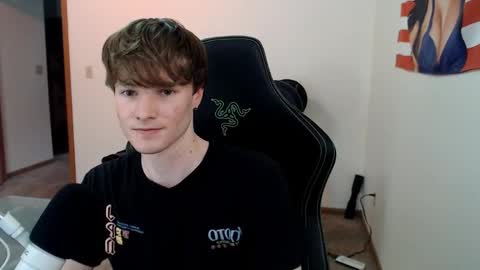 Snapshot of gucciboi4 chatting on November 15, 7:32 pm gucciboi4 online show from November 15, 7:32 pm