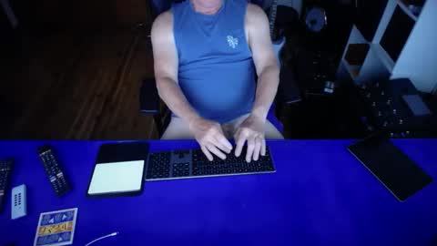 guesswhatigot2 online show from February 21, 10:50 am