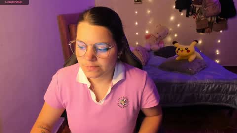 Hello Im Julieta Im 25 years old welcome to my room have fun and be happy. online show from December 9, 2:13 am