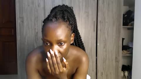 Snapshot of gulpess chatting on December 9, 10:52 pm Miss Incredible online show from December 9, 10:52 pm