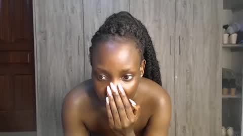 Snapshot of gulpess chatting on January 9, 10:41 pm Miss Incredible online show from January 9, 10:41 pm