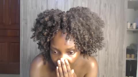 Snapshot of gulpess chatting on January 28, 11:17 pm Miss Incredible online show from January 28, 11:17 pm