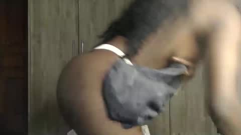 Snapshot of gulpess chatting on February 7, 1:01 pm Miss Incredible online show from February 7, 1:01 pm