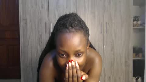 Snapshot of gulpess chatting on February 27, 11:15 pm Miss Incredible online show from February 27, 11:15 pm