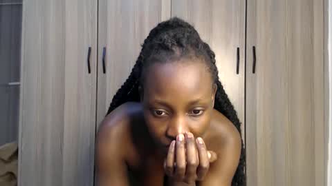 Snapshot of gulpess chatting on September 12, 12:55 am Miss Incredible online show from September 12, 12:55 am