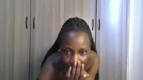 Snapshot of gulpess chatting on October 1, 11:05 am Miss Incredible online show from October 1, 11:05 am