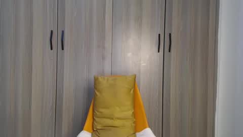 Snapshot of gulpess chatting on October 5, 11:35 pm Miss Incredible online show from October 5, 11:35 pm